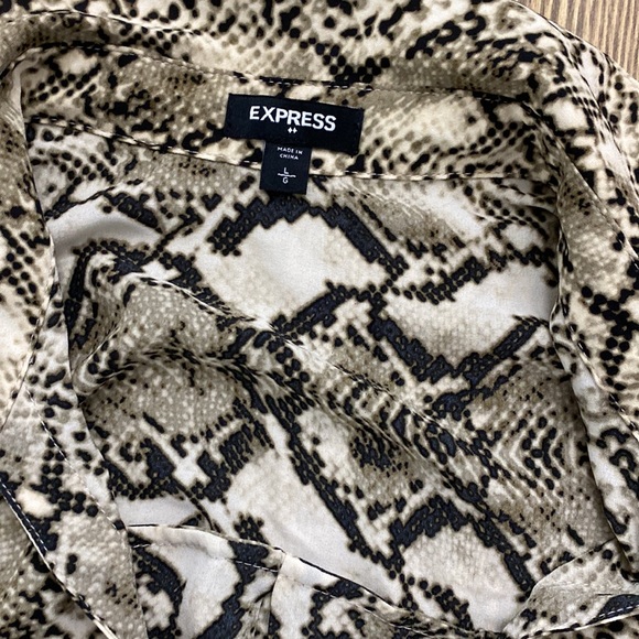Express snake print like new polyester dressy blouse - Picture 2 of 5